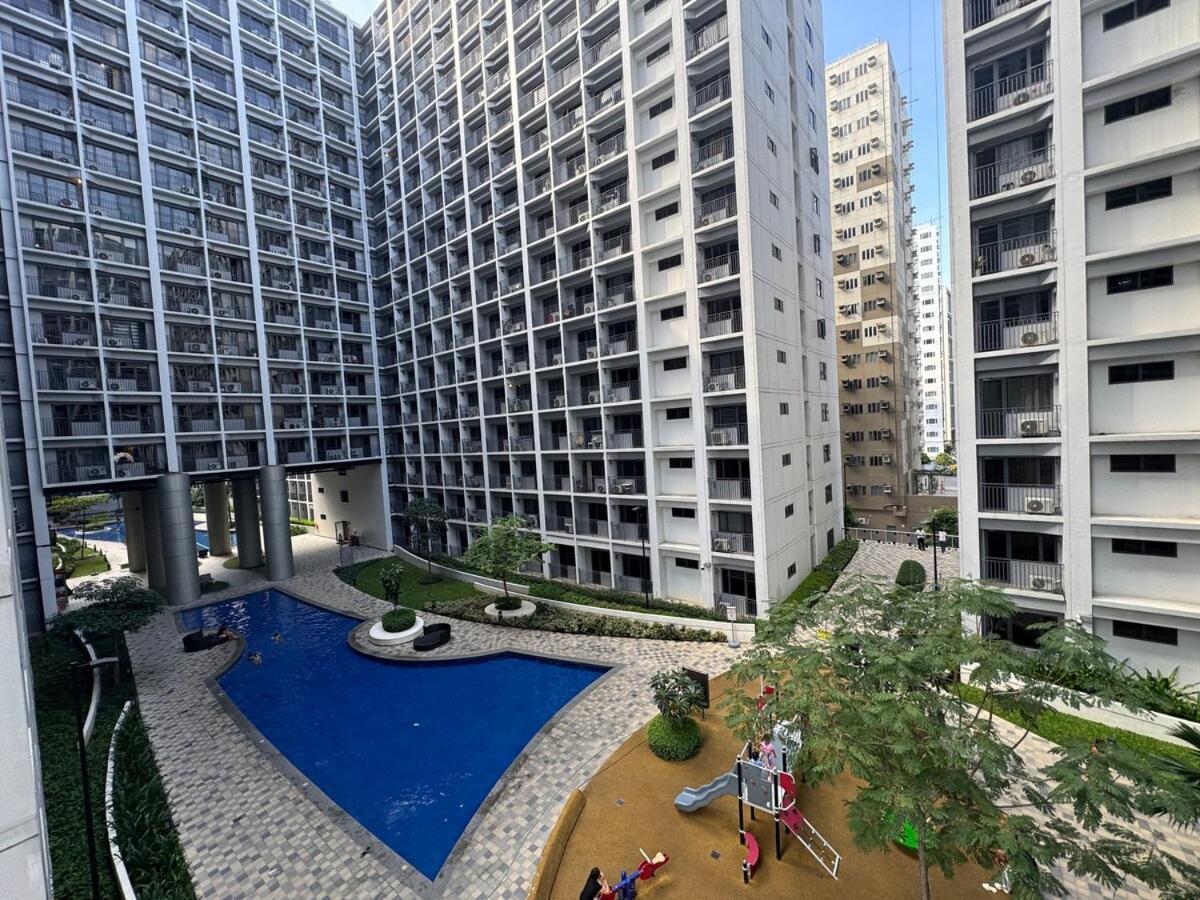 Apartment Watermelon In Shore 2 Residences Near Sm Mall Of & Smx By Prime *