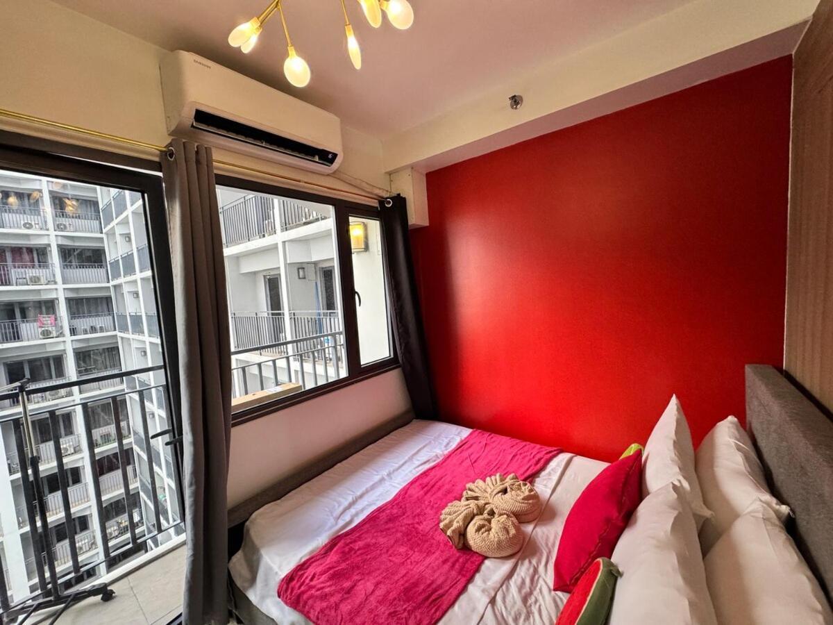 Apartment Watermelon In Shore 2 Residences Near Sm Mall Of & Smx By Prime